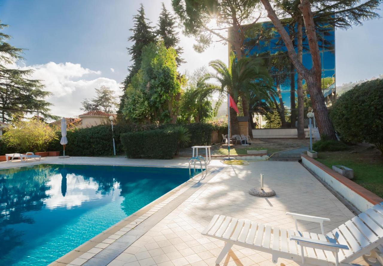 דירות סנרמו I Giardini Del Sole Con Piscina By Wonderful Italy מראה חיצוני תמונה